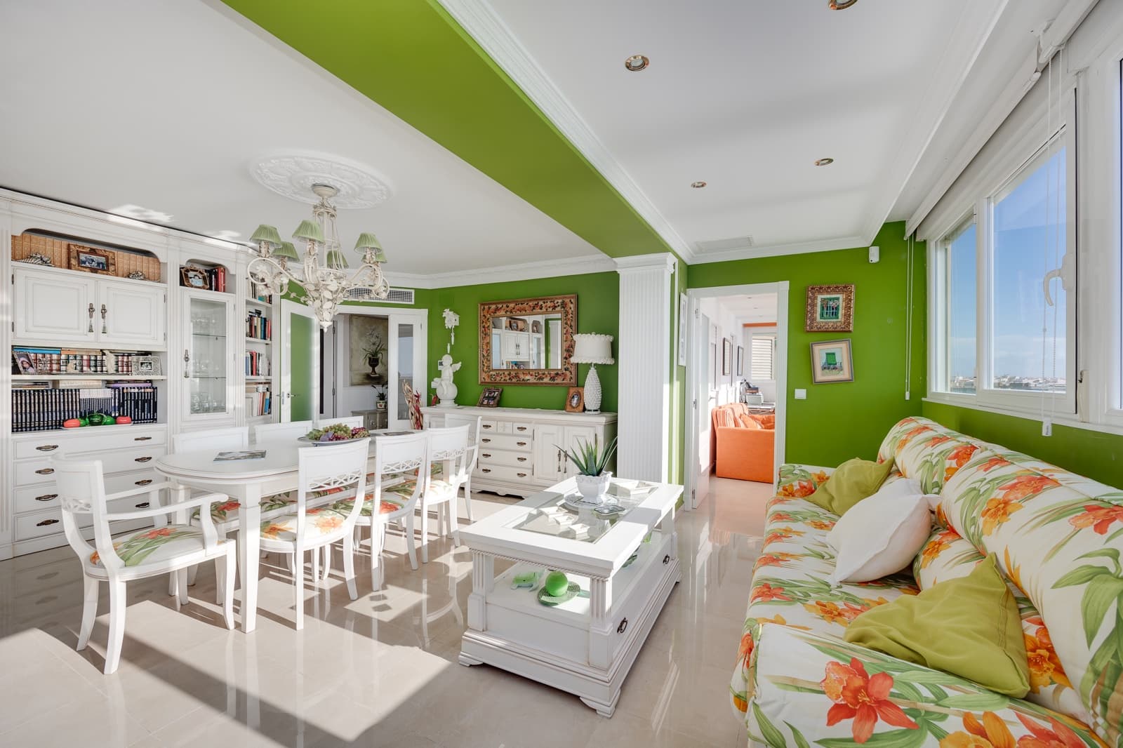 3 soverom Leilighet til salgs i Torrevieja med svømmebasseng garasje - € 379 000 (Ref: 9306980)