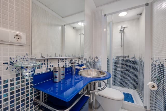 3 bedroom Apartment for sale in Playa del Acequión, Torrevieja with pool garage - € 379,000 (Ref: 9306980)