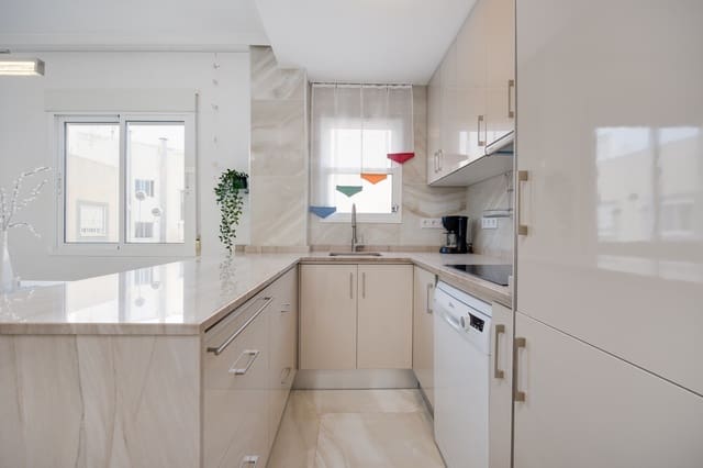 2 makuuhuone Huoneisto myytävänä paikassa Torrevieja - 159 500 € (Ref: 9325265)