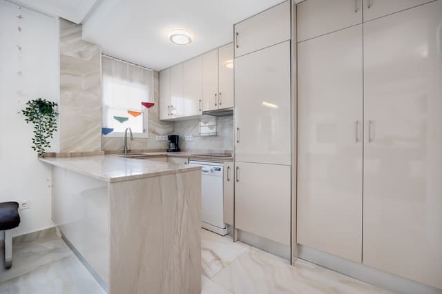 2 makuuhuone Huoneisto myytävänä paikassa Torrevieja - 159 500 € (Ref: 9325265)