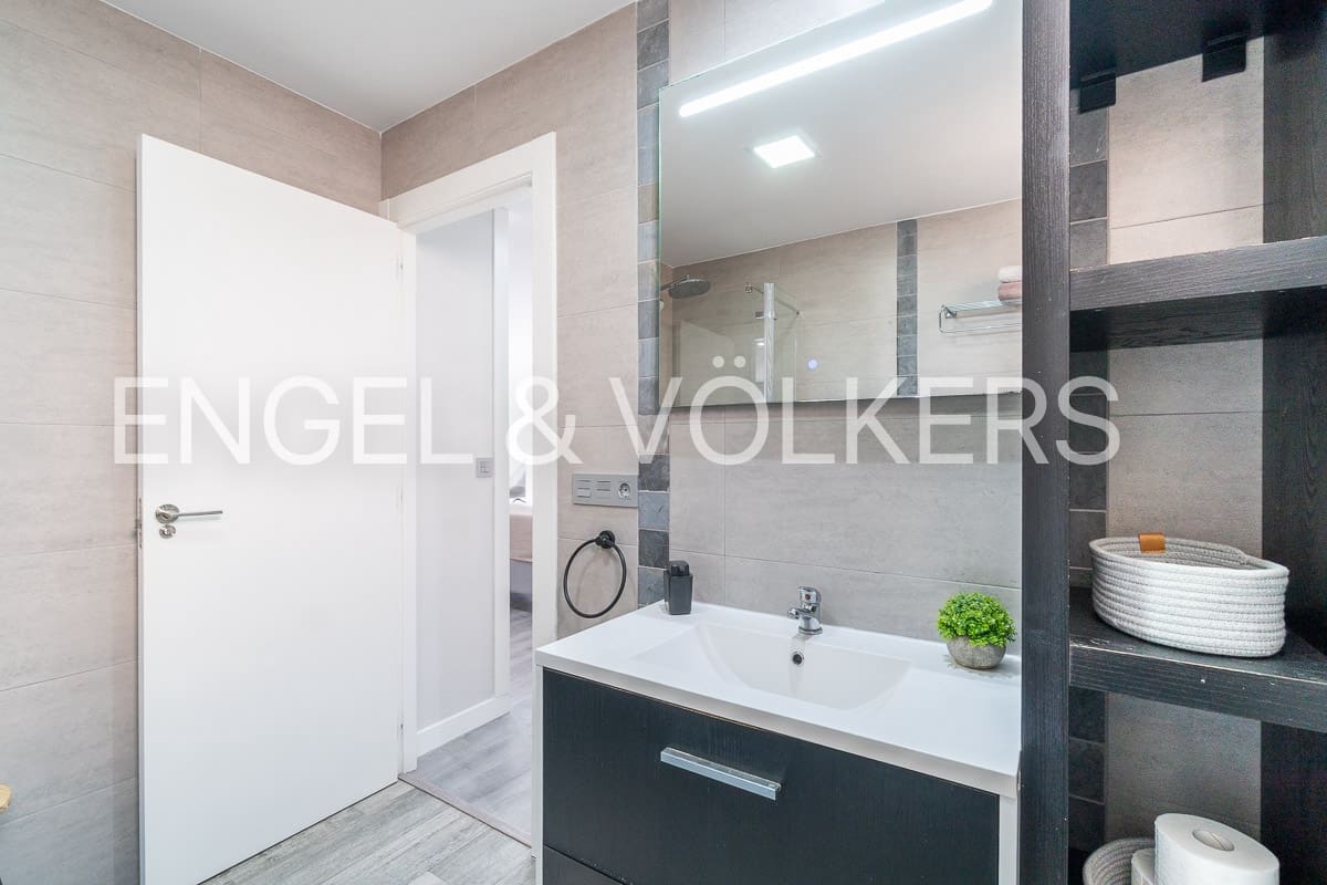 2 bedroom Apartment for rent in Punta Prima with pool - € 1,250 (Ref: 9343846)