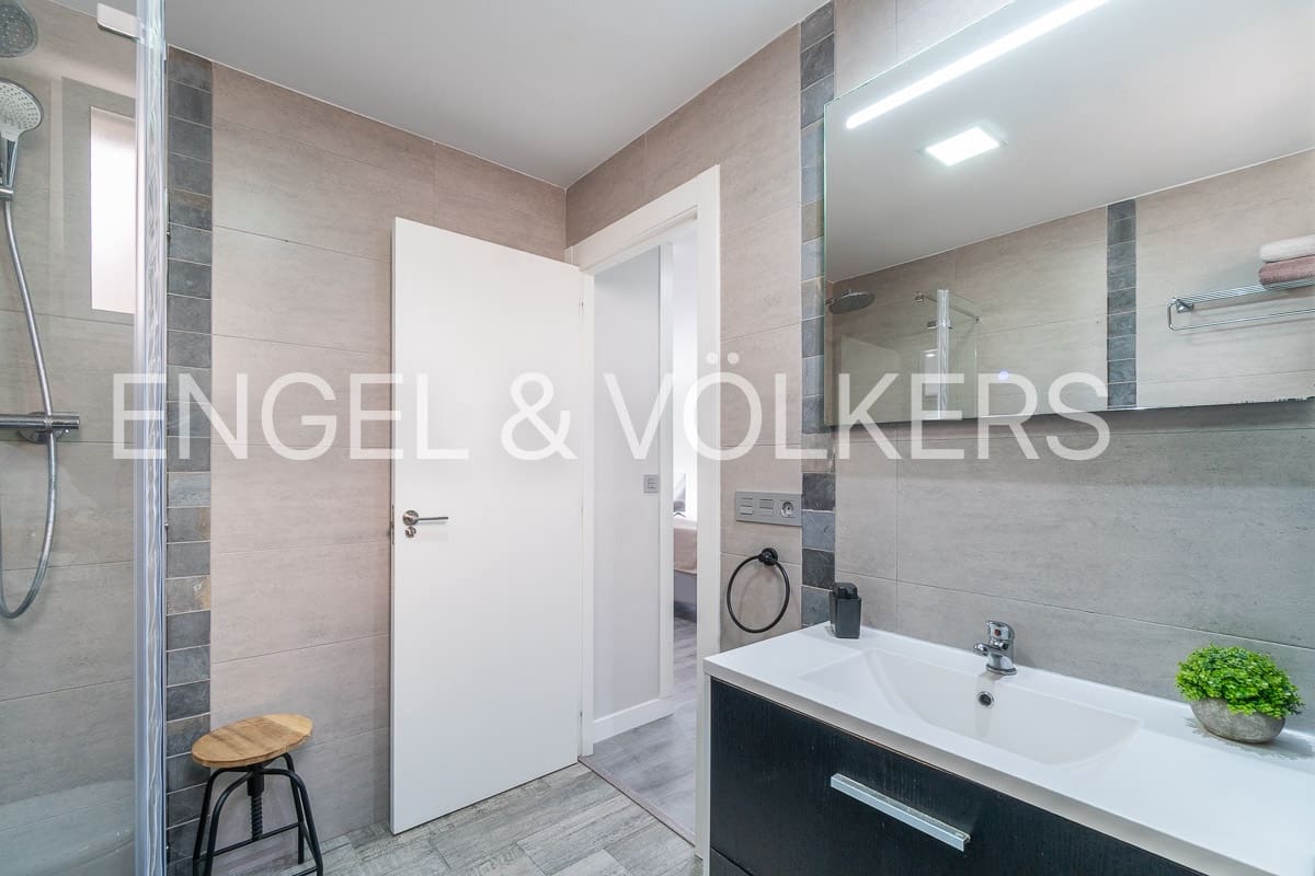 2 bedroom Apartment for rent in Punta Prima with pool - € 1,250 (Ref: 9343846)