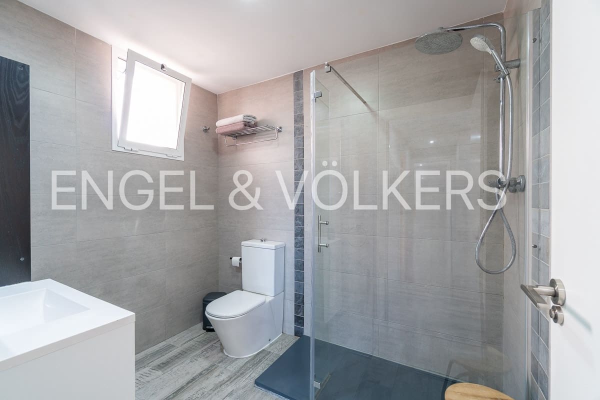 2 bedroom Apartment for rent in Punta Prima with pool - € 1,250 (Ref: 9343846)