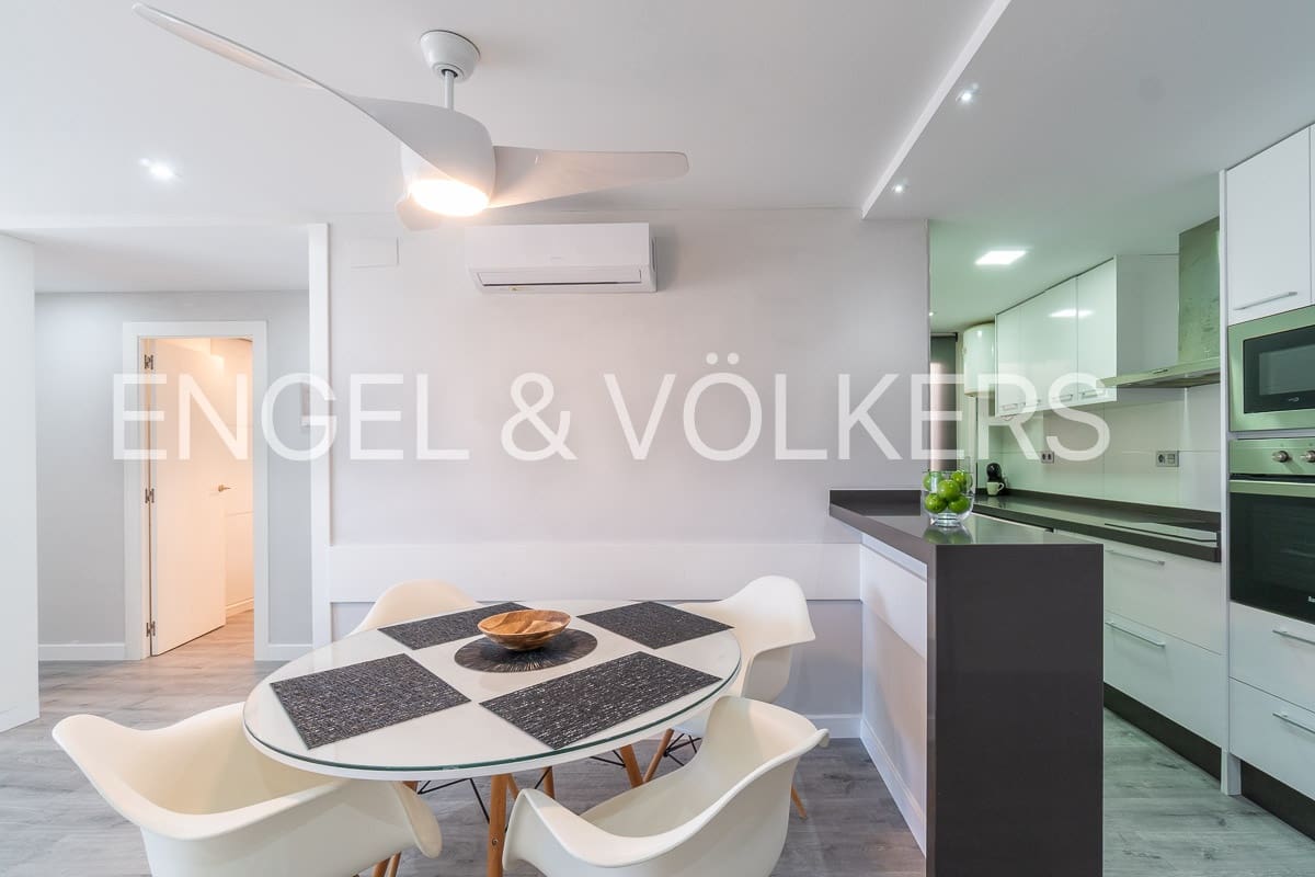 2 bedroom Apartment for rent in Punta Prima with pool - € 1,250 (Ref: 9343846)