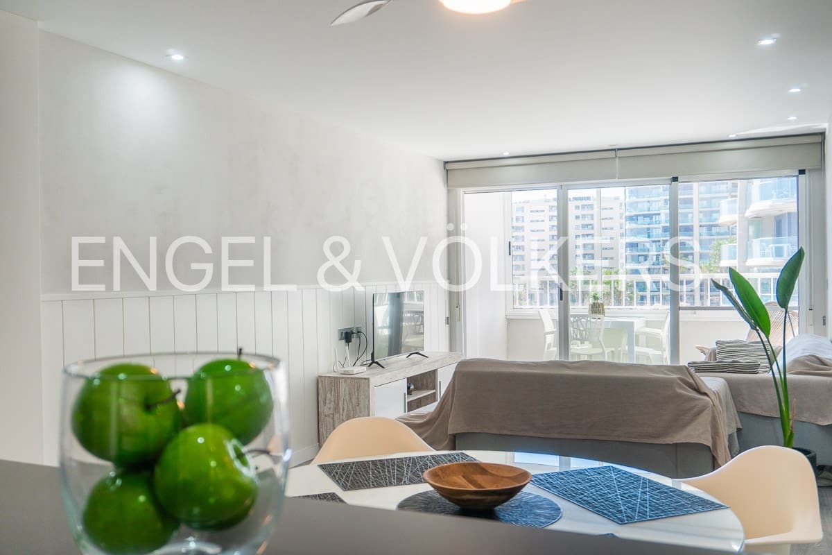 2 bedroom Apartment for rent in Punta Prima with pool - € 1,250 (Ref: 9343846)