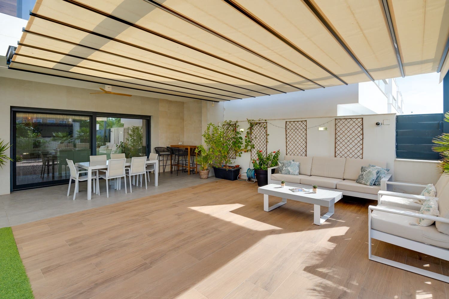 4 sypialnia Willa na sprzedaż w San Pedro del Pinatar z basenem garażem - 950 000 € (Ref: 9347998)