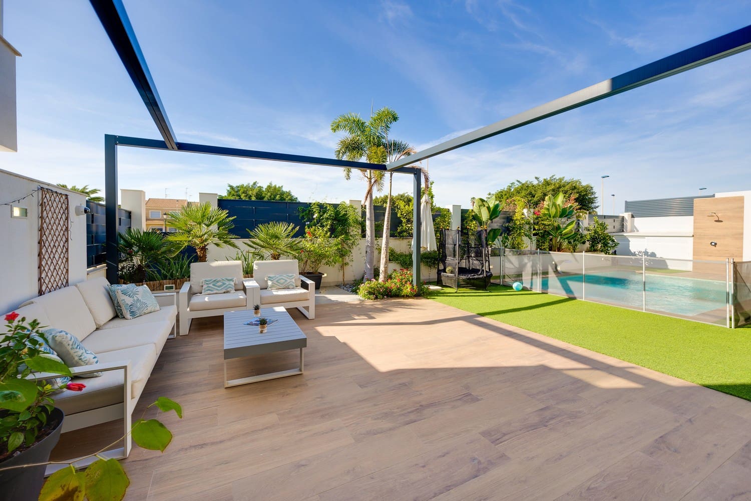 4 sypialnia Willa na sprzedaż w San Pedro del Pinatar z basenem garażem - 950 000 € (Ref: 9347998)