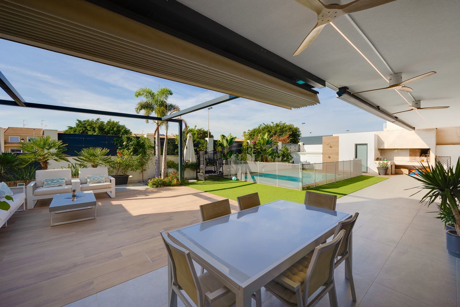 4 sypialnia Willa na sprzedaż w San Pedro del Pinatar z basenem garażem - 950 000 € (Ref: 9347998)