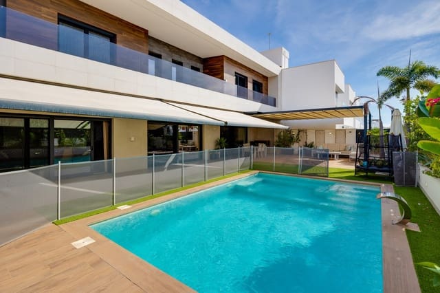 4 bedroom Villa for sale in San Pedro del Pinatar with pool garage - € 950,000 (Ref: 9347998)