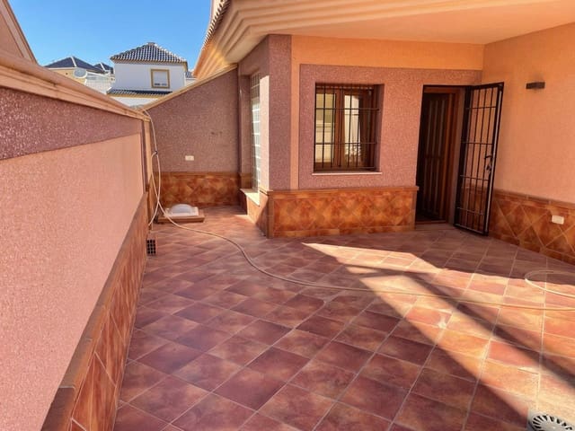 Adosado de 3 habitaciones en El Chaparral - La Siesta - La Torreta, Torrevieja en venta con piscina garaje - 330.000 € (Ref: 9348577)