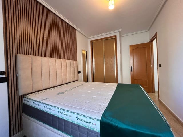 2 makuuhuone Huoneisto myytävänä paikassa Torrevieja - 155 000 € (Ref: 9373963)