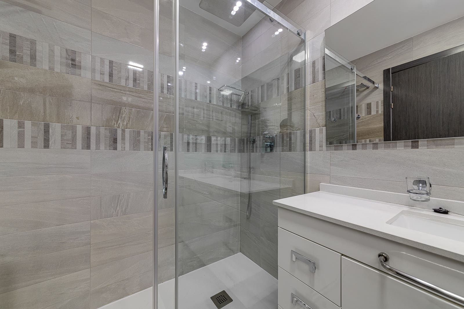 2 soveværelse Lejlighed til salg i Torrevieja med swimmingpool garage - € 405.000 (Ref: 9396886)