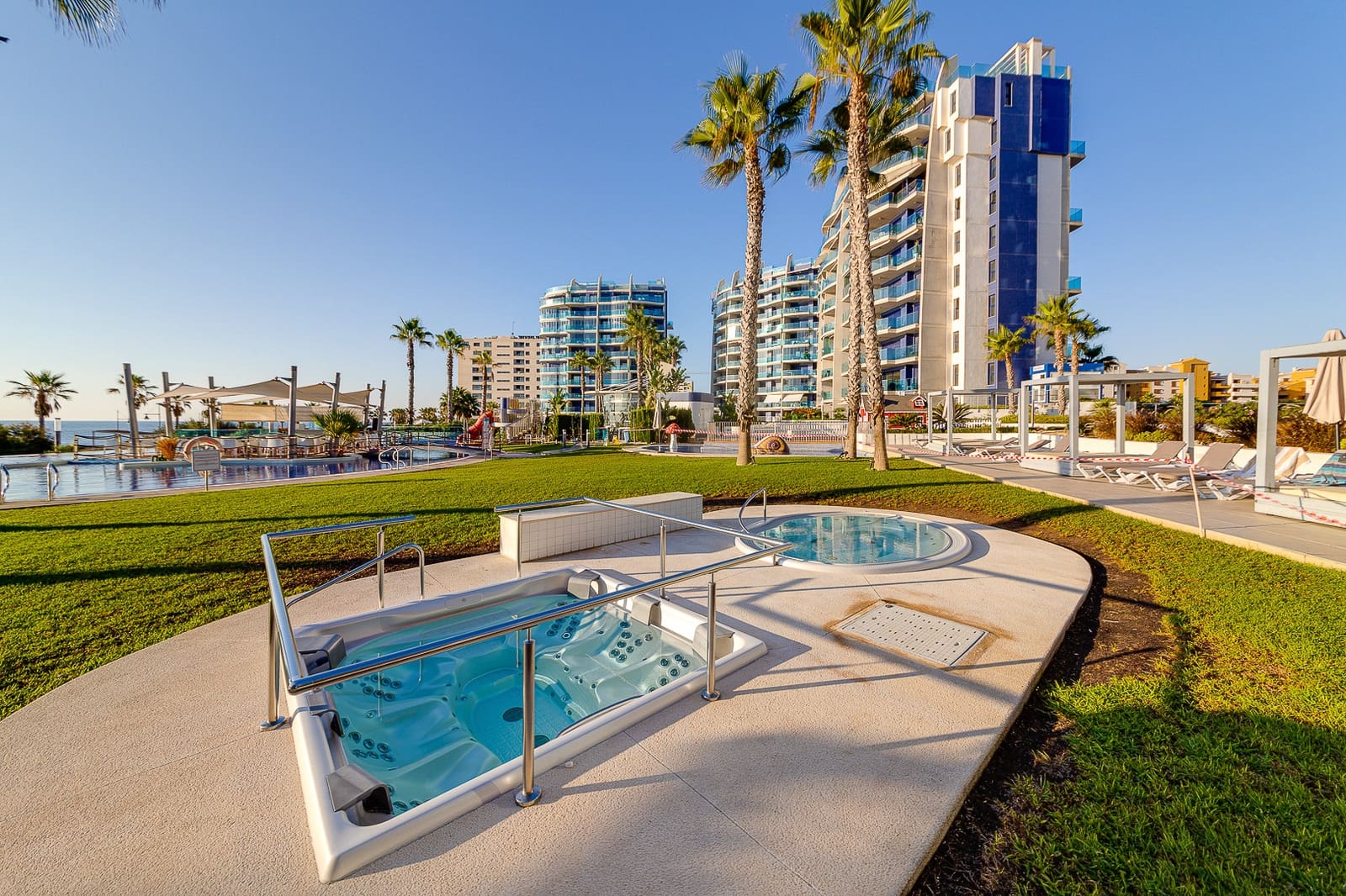 2 soveværelse Lejlighed til salg i Torrevieja med swimmingpool garage - € 405.000 (Ref: 9396886)