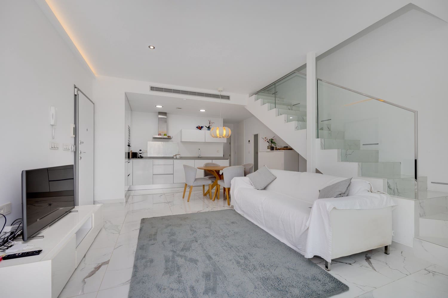 3 soveværelse Villa til salg i Villamartin med swimmingpool garage - € 469.000 (Ref: 9412676)