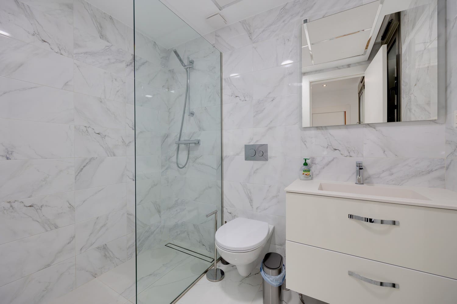 3 soveværelse Villa til salg i Villamartin med swimmingpool garage - € 469.000 (Ref: 9412676)