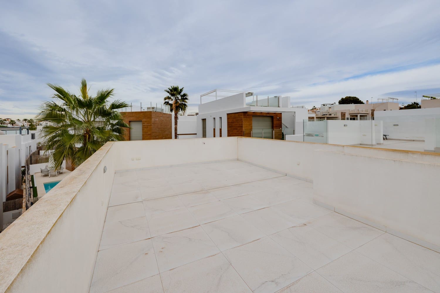 3 soveværelse Villa til salg i Villamartin med swimmingpool garage - € 469.000 (Ref: 9412676)