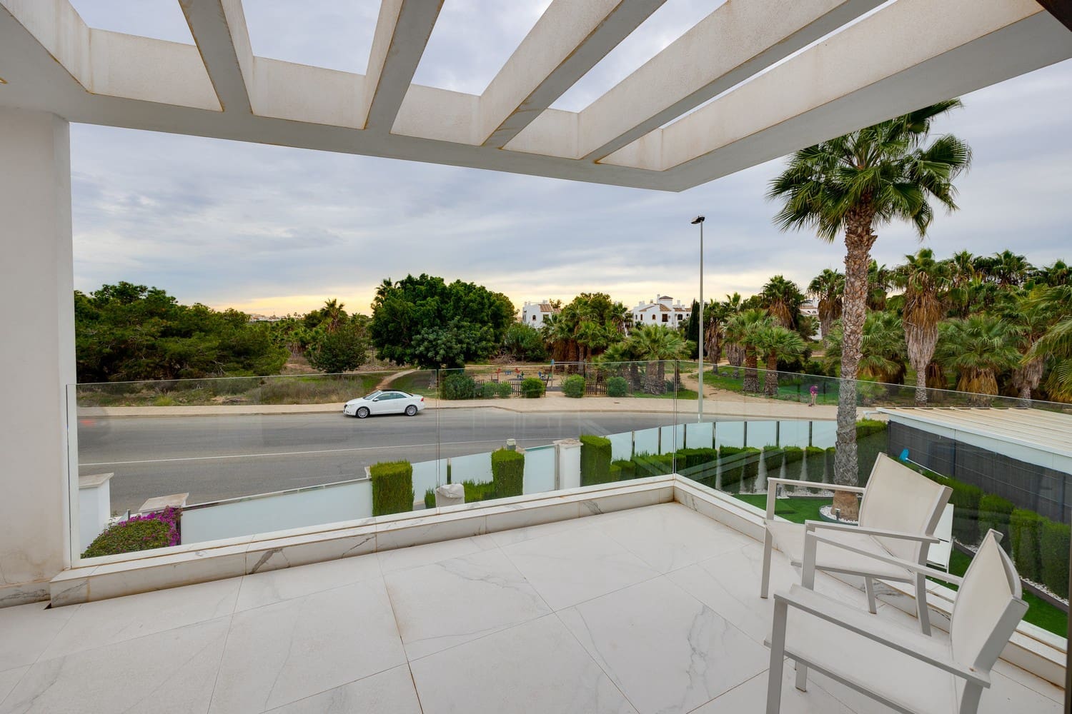 3 soveværelse Villa til salg i Villamartin med swimmingpool garage - € 469.000 (Ref: 9412676)