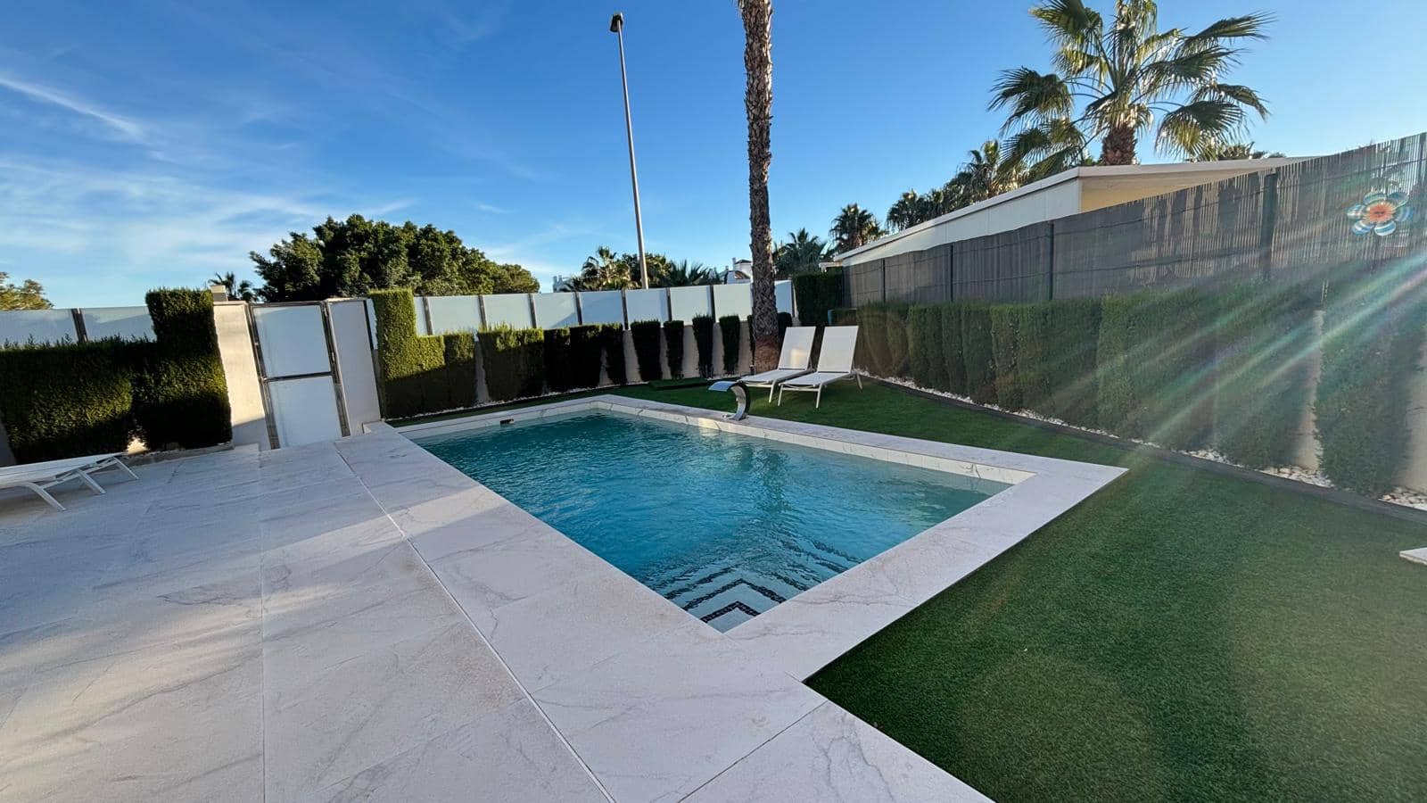 3 soveværelse Villa til salg i Villamartin med swimmingpool garage - € 469.000 (Ref: 9412676)