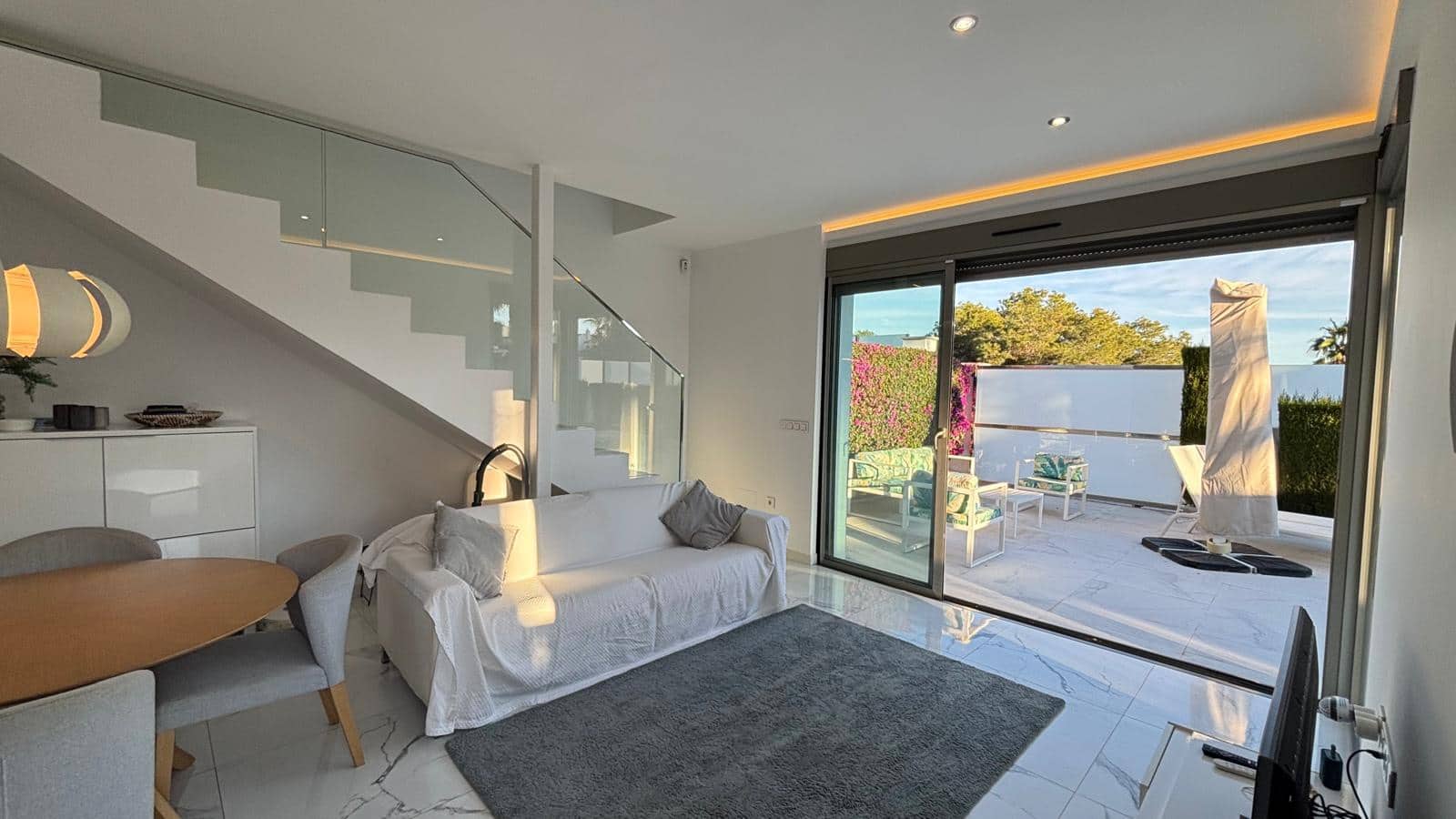 3 soveværelse Villa til salg i Villamartin med swimmingpool garage - € 469.000 (Ref: 9412676)