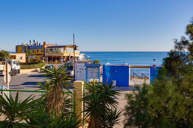 3 soverom Leilighet til salgs i Punta Prima, Torrevieja med svømmebasseng garasje - € 550 000 (Ref: 9426511)