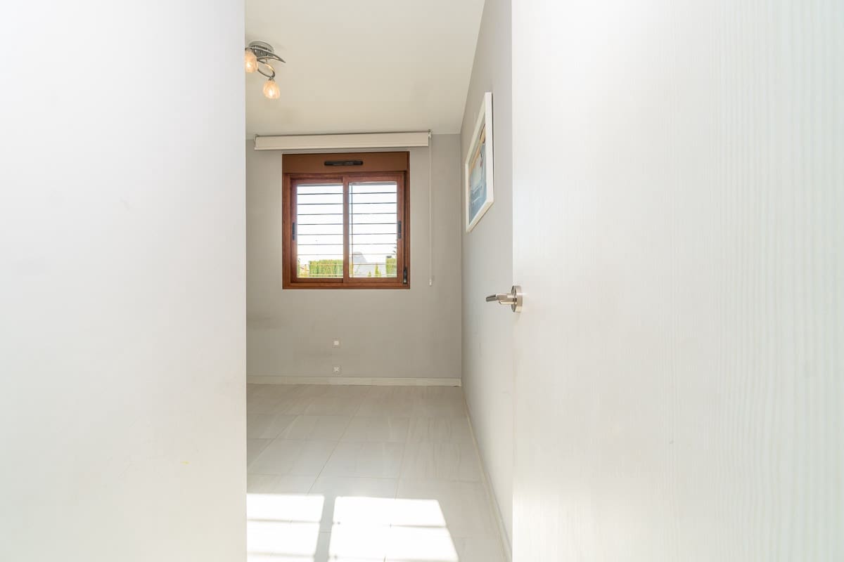 2 soveværelse Lejlighed til salg i La Zenia med swimmingpool garage - € 275.000 (Ref: 9436299)