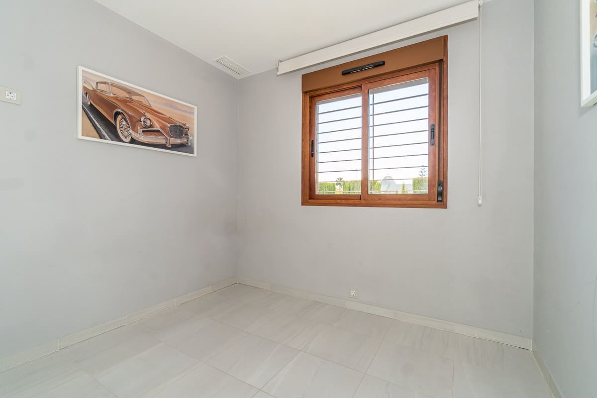 2 soveværelse Lejlighed til salg i La Zenia med swimmingpool garage - € 275.000 (Ref: 9436299)