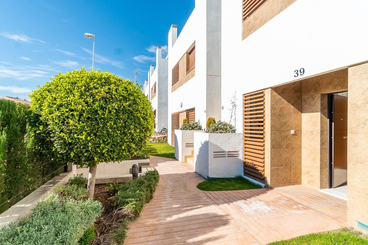 2 soveværelse Lejlighed til salg i La Zenia med swimmingpool garage - € 275.000 (Ref: 9436299)