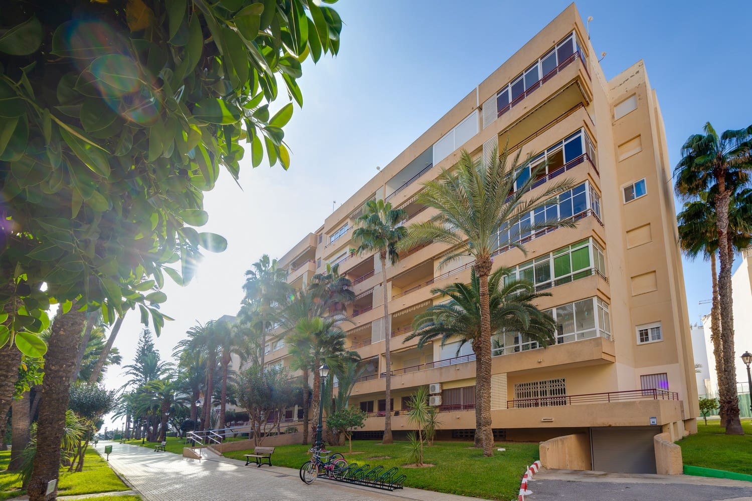 5 quarto Apartamento para venda em Torrevieja com piscina garagem - 575 000 € (Ref: 9451396)