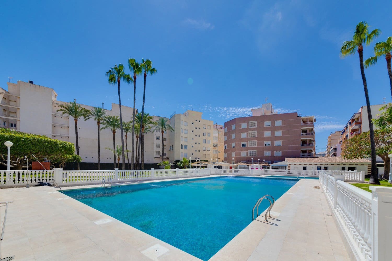 5 bedroom Apartment for sale in Torrevieja with pool garage - € 575,000 (Ref: 9451396)