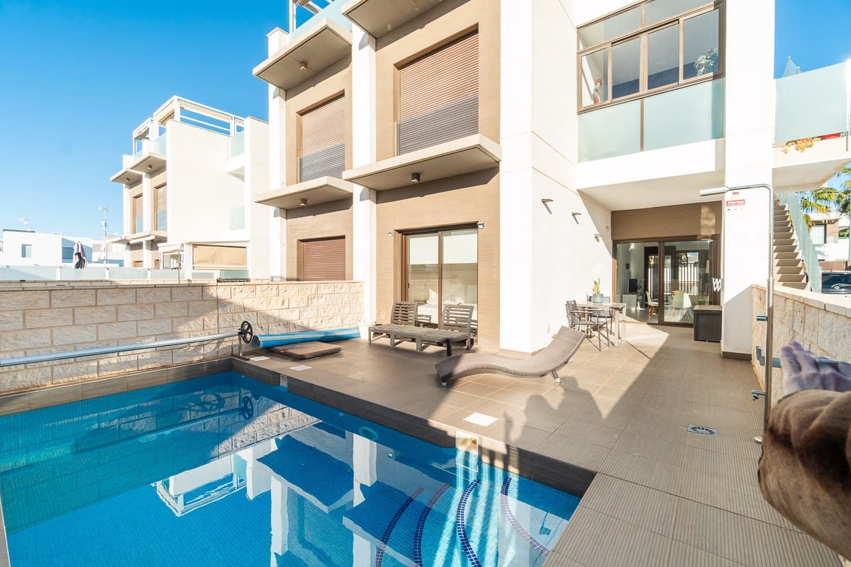 2 bedroom Apartment for sale in Ciudad Quesada with pool garage - € 255,000 (Ref: 9516494)