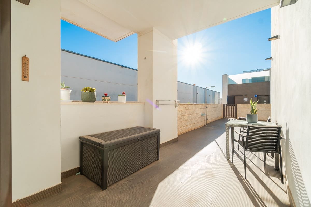 2 bedroom Apartment for sale in Ciudad Quesada with pool garage - € 255,000 (Ref: 9516494)