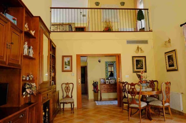 5 makuuhuone Maalaistalo myytävänä paikassa Orihuela ciudad, Orihuela mukana uima-altaan 
autotalli - 675 000 € (Ref: 9517886)