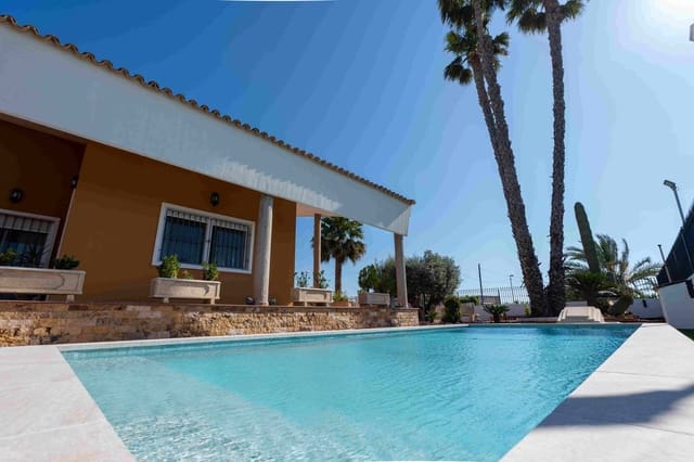 5 makuuhuone Maalaistalo myytävänä paikassa Orihuela ciudad, Orihuela mukana uima-altaan 
autotalli - 675 000 € (Ref: 9517886)