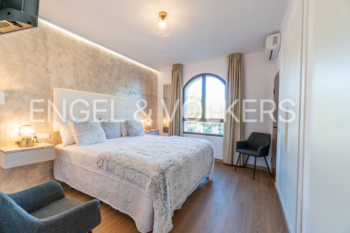 4 sovrum Bungalow att hyra i Villamartin - 2 300 € (Ref: 9525752)