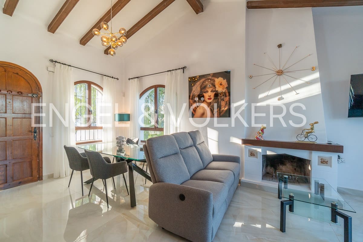 4 sovrum Bungalow att hyra i Villamartin - 2 300 € (Ref: 9525752)