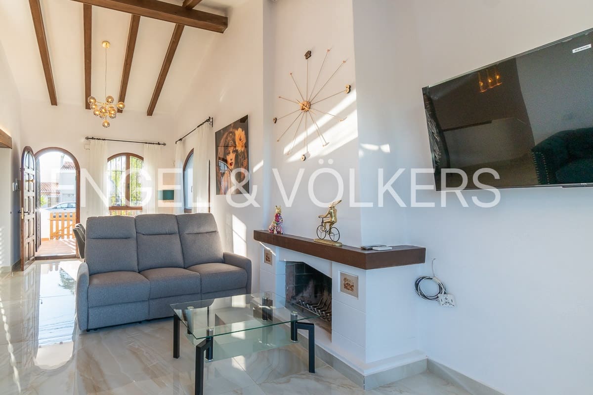 4 sovrum Bungalow att hyra i Villamartin - 2 300 € (Ref: 9525752)