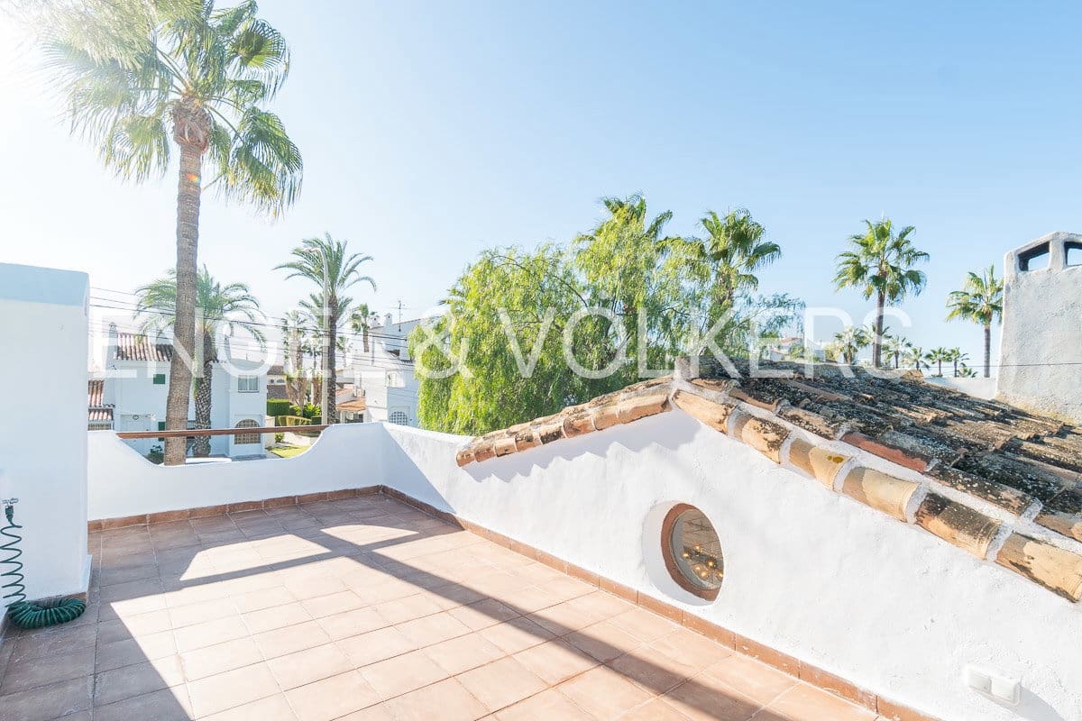 4 sypialnia Bungalow do wynajęcia w Orihuela Costa - 2 300 € (Ref: 9525752)