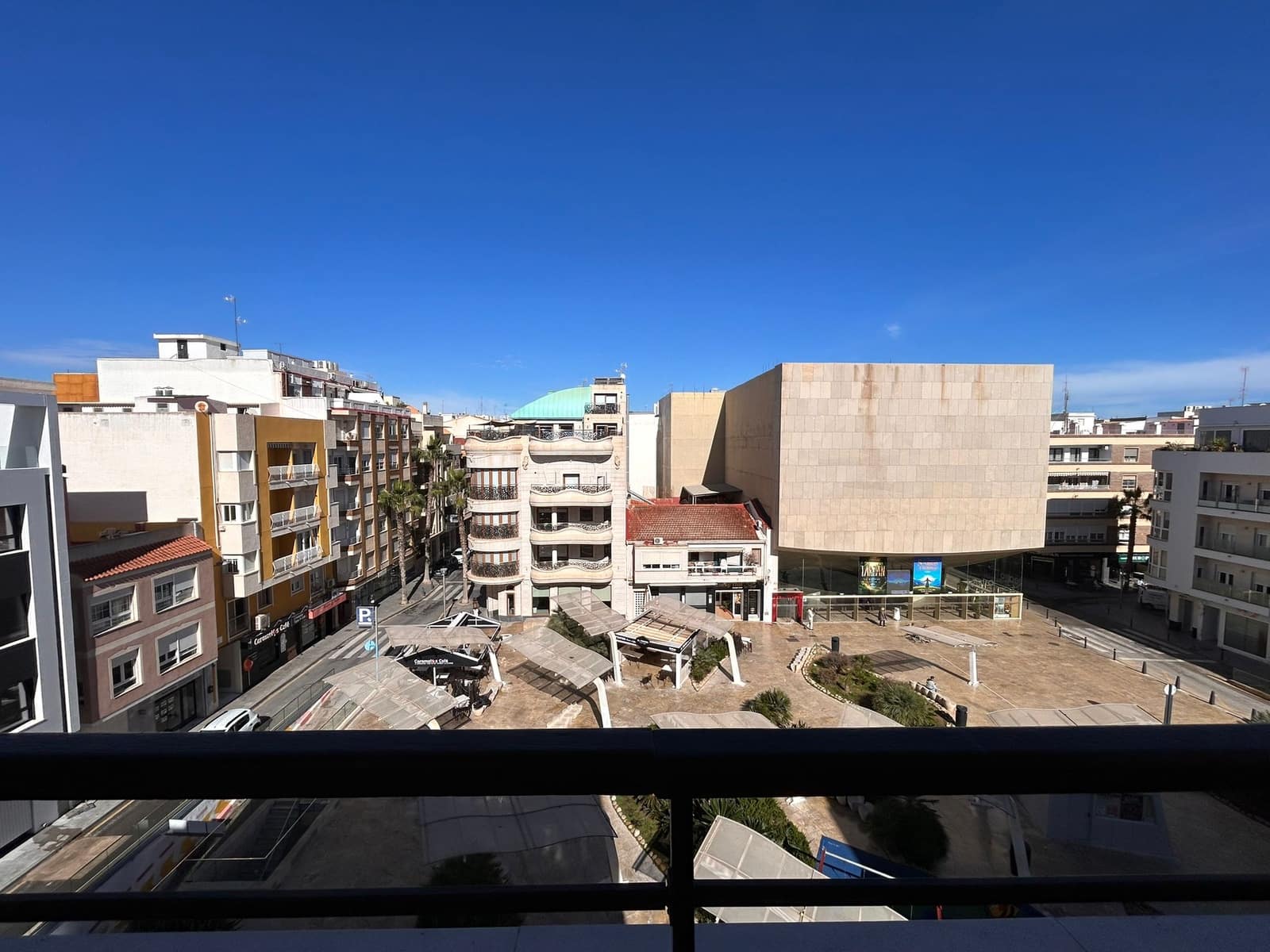 3 bedroom Apartment for sale in Torrevieja - € 300,000 (Ref: 9585010)