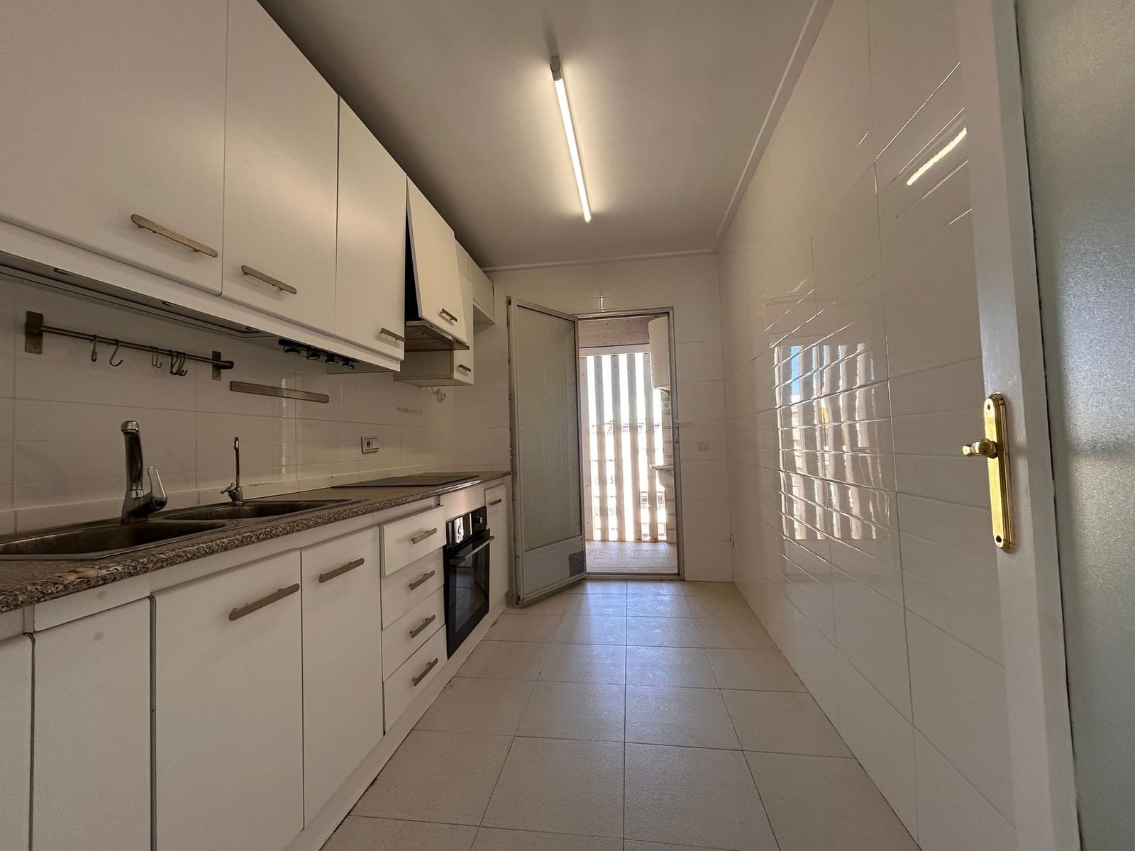 3 bedroom Apartment for sale in Torrevieja - € 300,000 (Ref: 9585010)