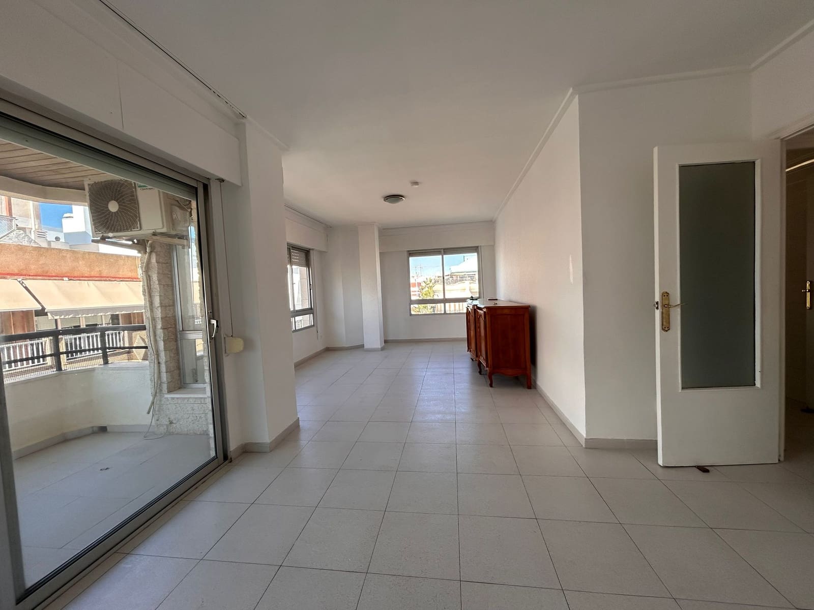 3 bedroom Apartment for sale in Torrevieja - € 300,000 (Ref: 9585010)