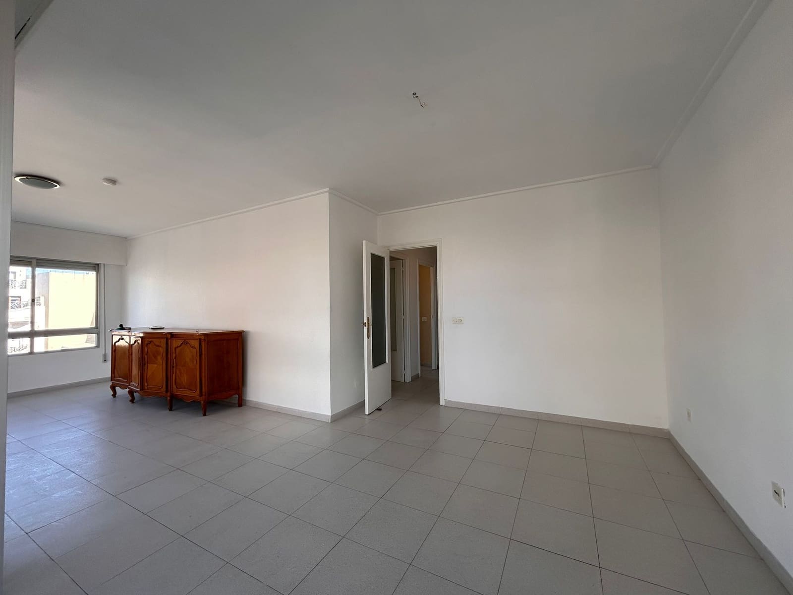 3 bedroom Apartment for sale in Torrevieja - € 300,000 (Ref: 9585010)