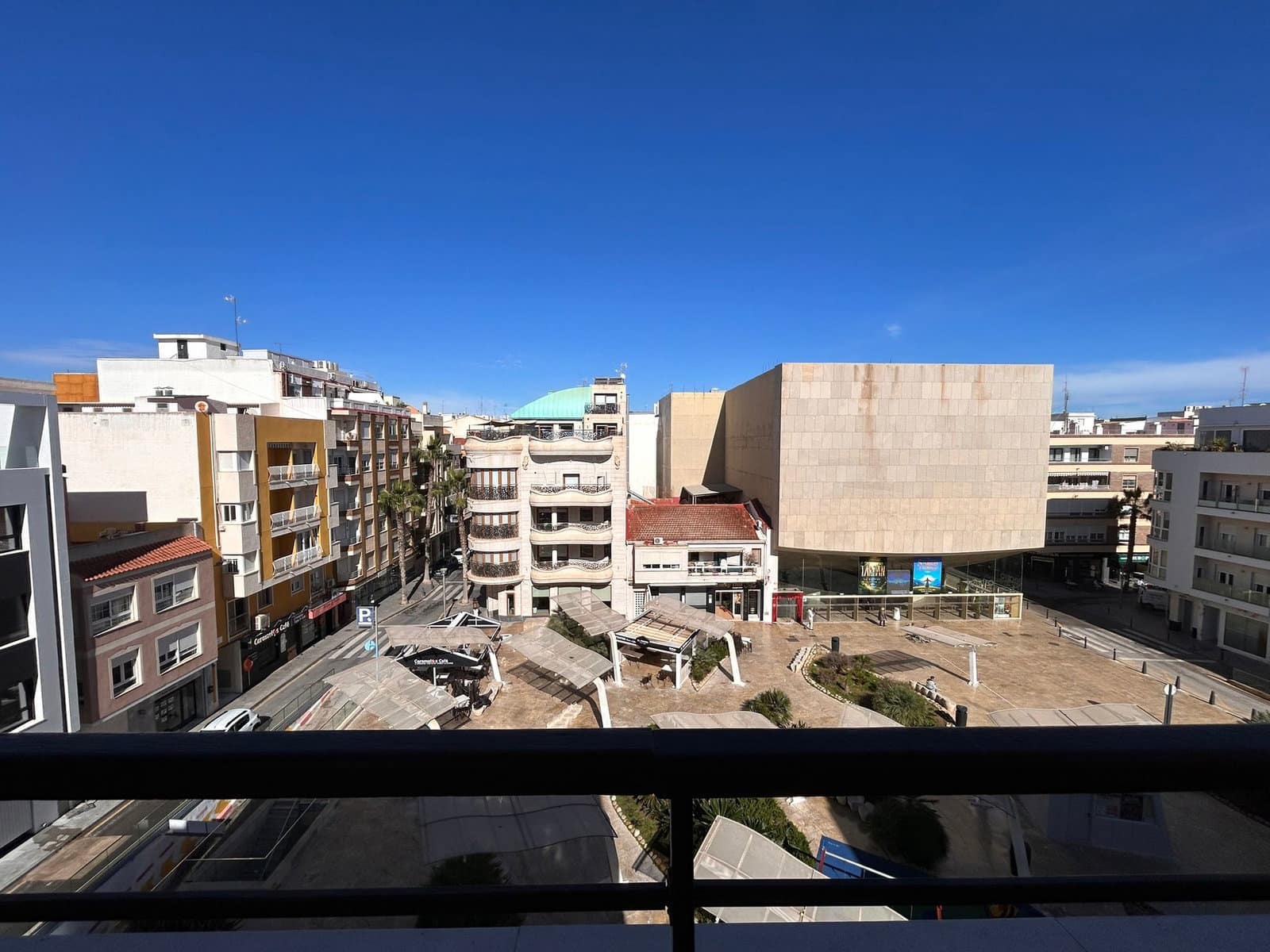 Apartamento de 3 habitaciones en Torrevieja en venta - 300.000 € (Ref: 9585010)