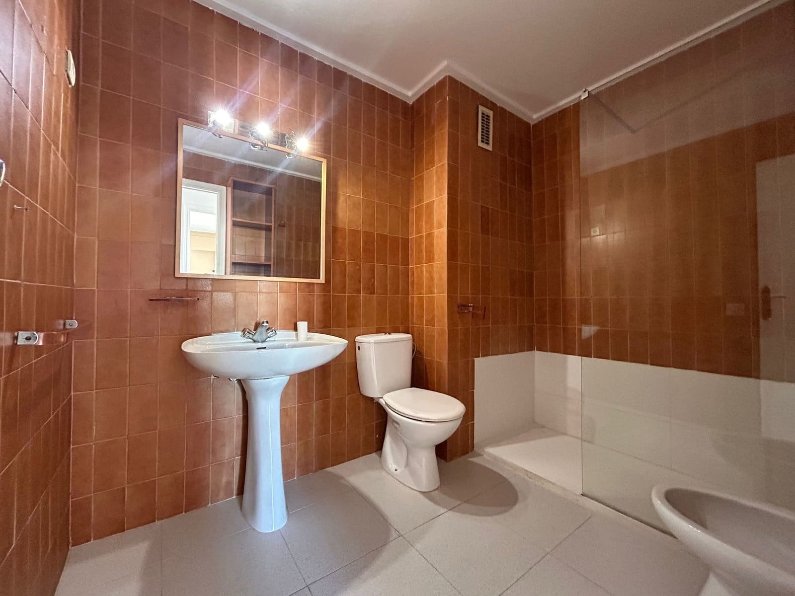 Apartamento de 3 habitaciones en Torrevieja en venta - 300.000 € (Ref: 9585010)