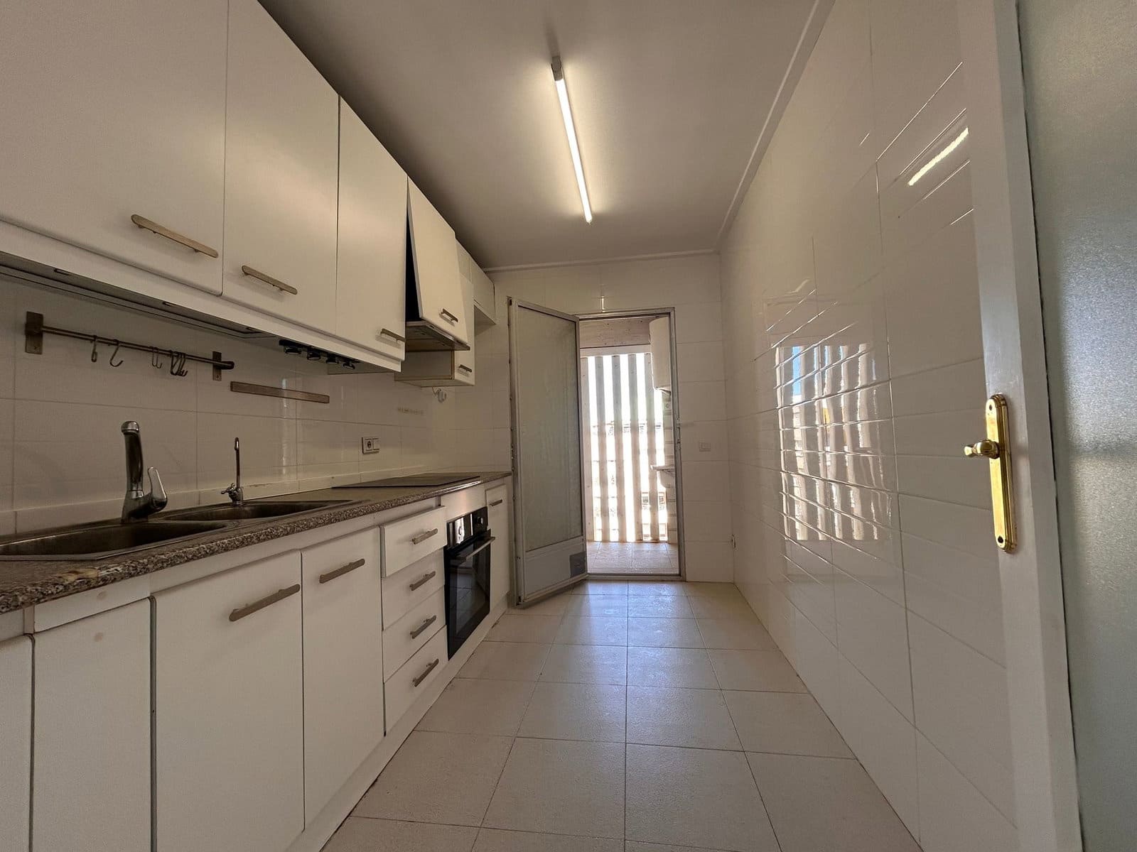 Apartamento de 3 habitaciones en Torrevieja en venta - 300.000 € (Ref: 9585010)