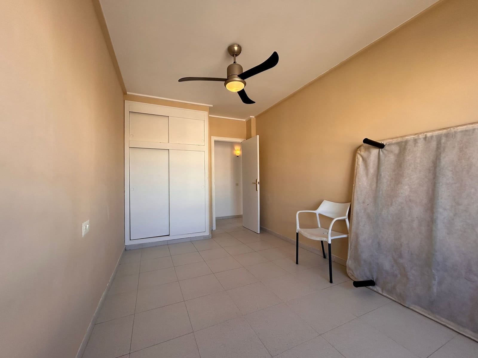 Apartamento de 3 habitaciones en Torrevieja en venta - 300.000 € (Ref: 9585010)