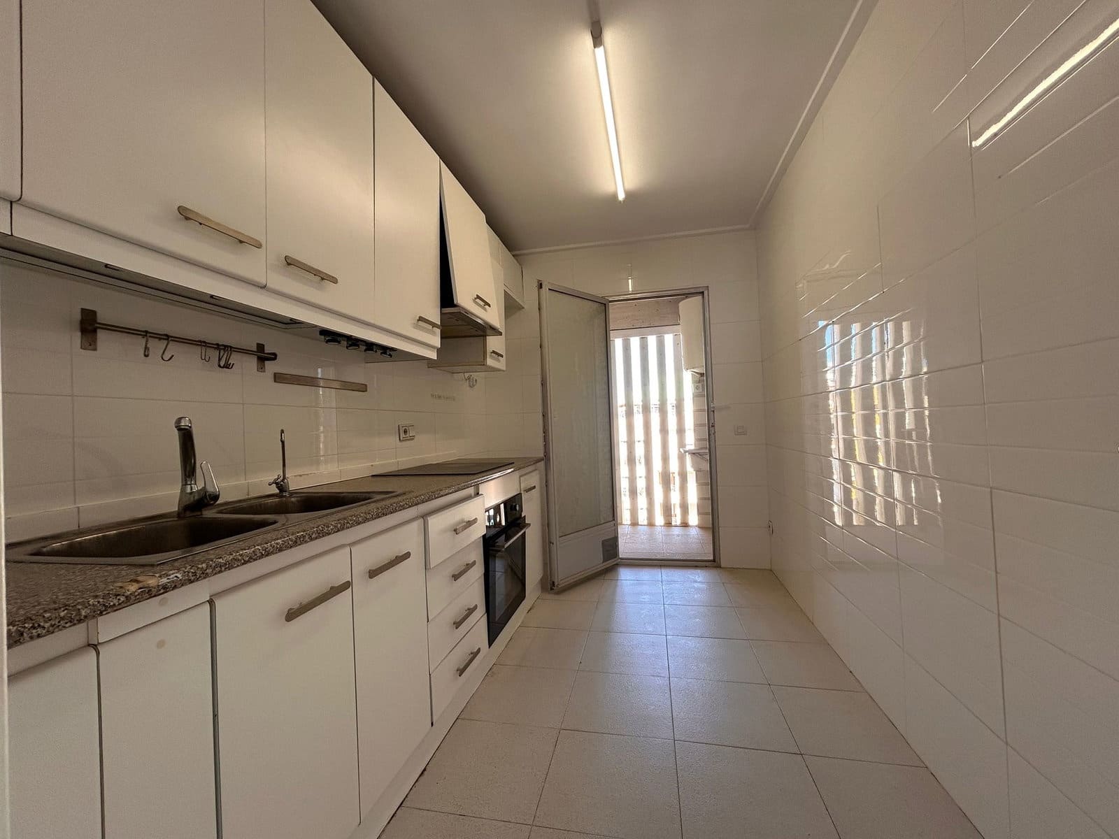 Apartamento de 3 habitaciones en Torrevieja en venta - 300.000 € (Ref: 9585010)