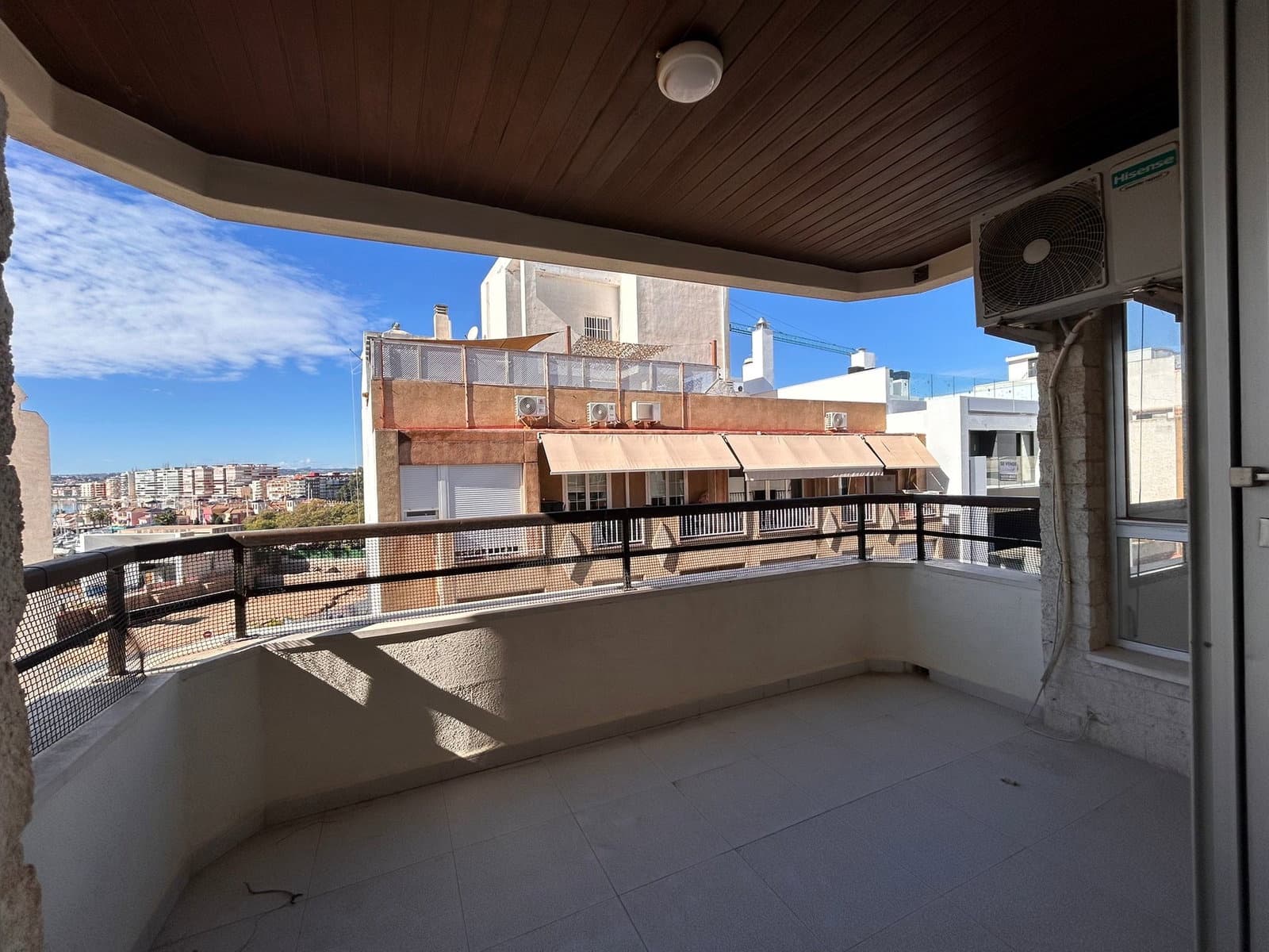 Apartamento de 3 habitaciones en Torrevieja en venta - 300.000 € (Ref: 9585010)