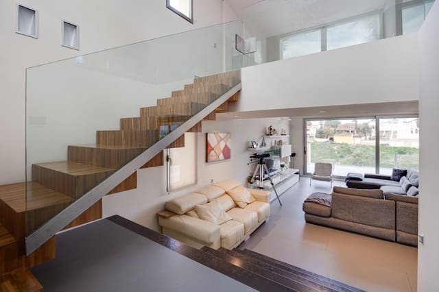 7 makuuhuone Huvila myytävänä paikassa Los Balcones mukana uima-altaan 
autotalli - 1 800 000 € (Ref: 9588148)