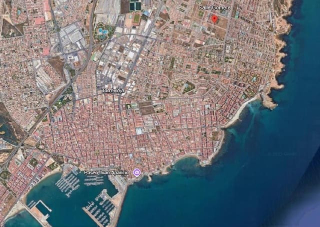 2 bedroom Penthouse for sale in Torrevieja with pool garage - € 274,900 (Ref: 9592203)