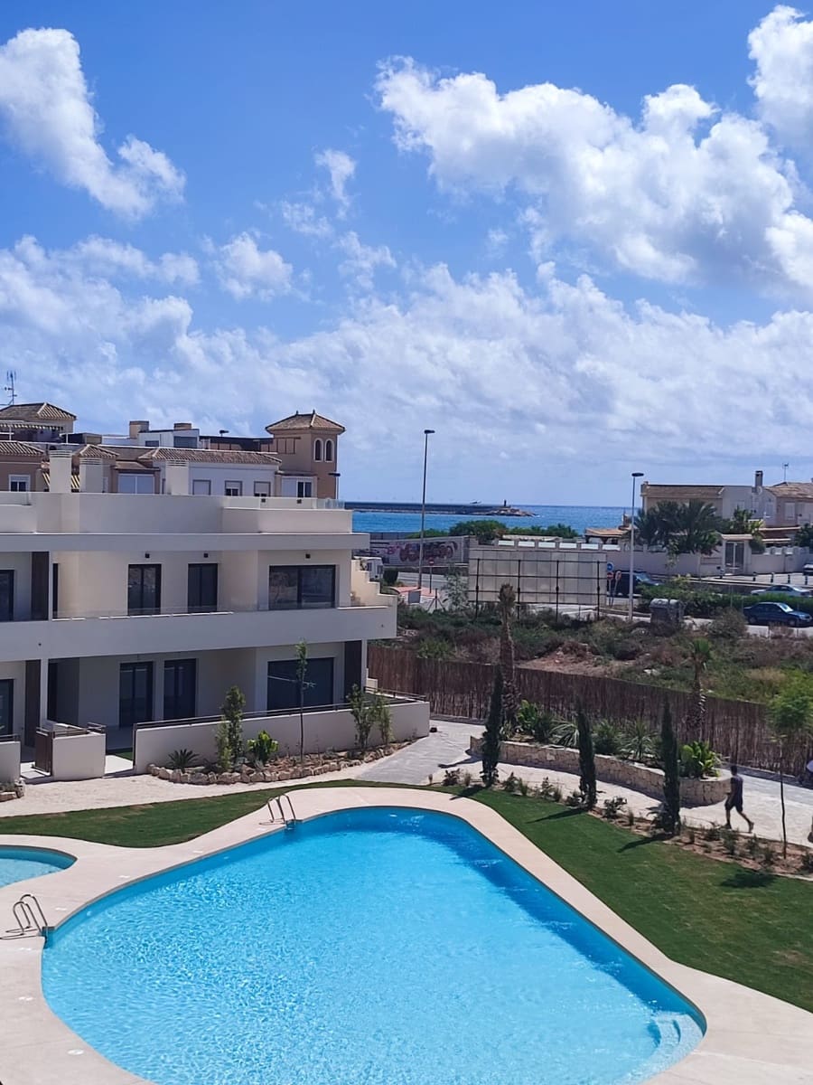 2 Zimmer Apartment zu verkaufen in Torrevieja mit Pool Garage - 370.000 € (Ref: 9593126)